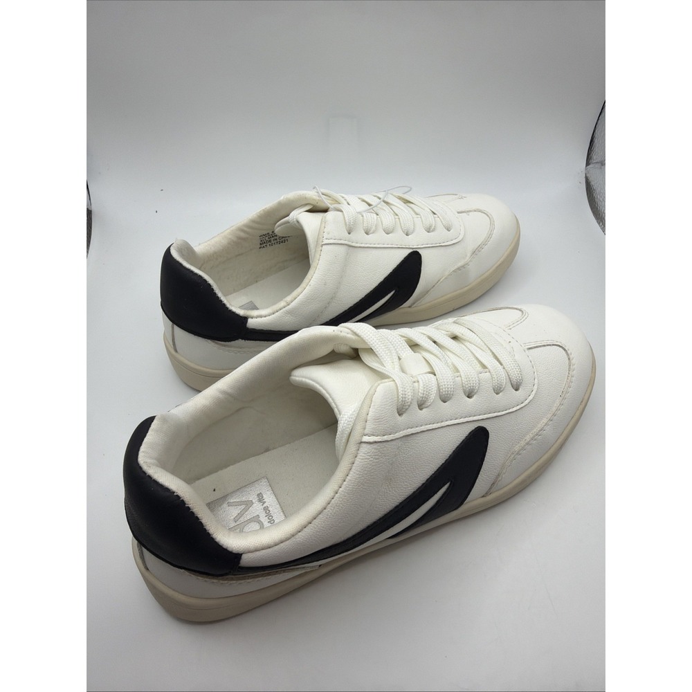 DV by Dolce Vita Ladies' Vasser Fashion Sneakers White Black Size 6 Preowned‎